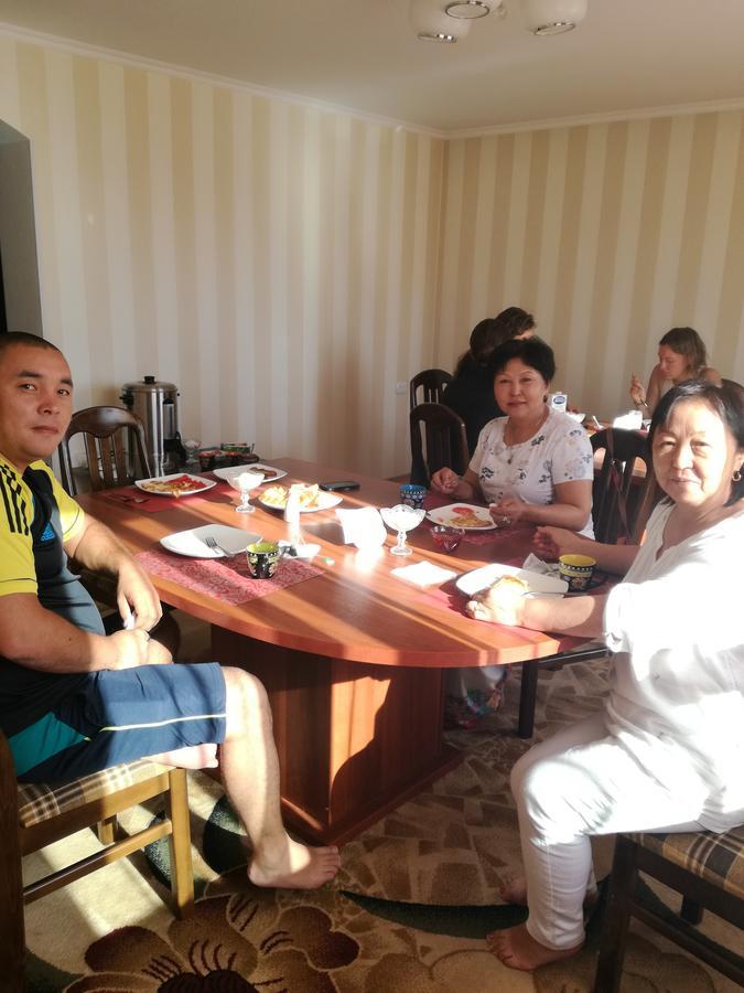Hotel Jasmin à Karakol Extérieur photo