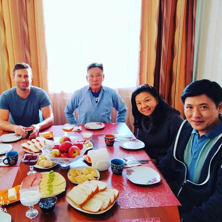 Hotel Jasmin à Karakol Extérieur photo
